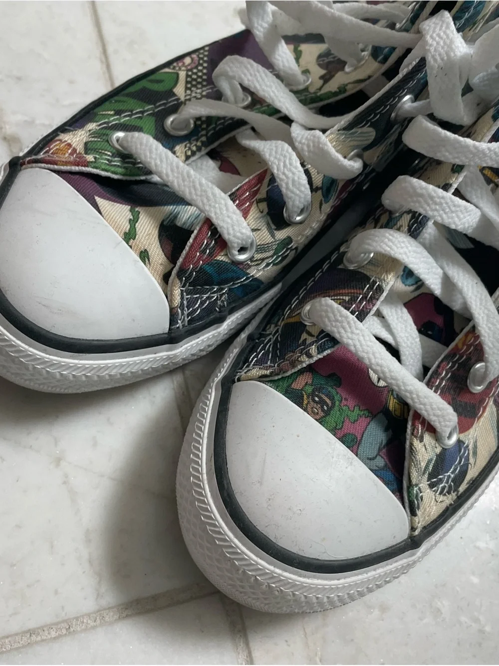 Batman X Converse Kids High-Top Sneakers in White and Multicolor Comic Print